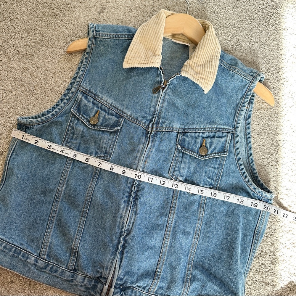 St. John’s Bay Women’s Vintage Denim Vest Corduroy Collar Full Zip Barncore L - Picture 10 of 12